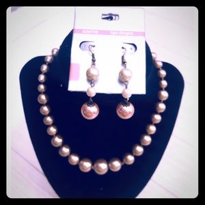 3/$20 NECKLACE & EARRING PEARLS- SET-